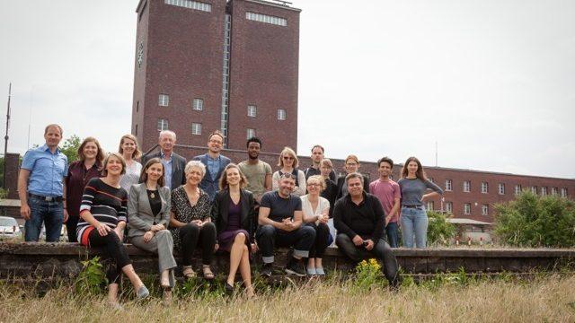 Gruppenbild mit kitv-Turm